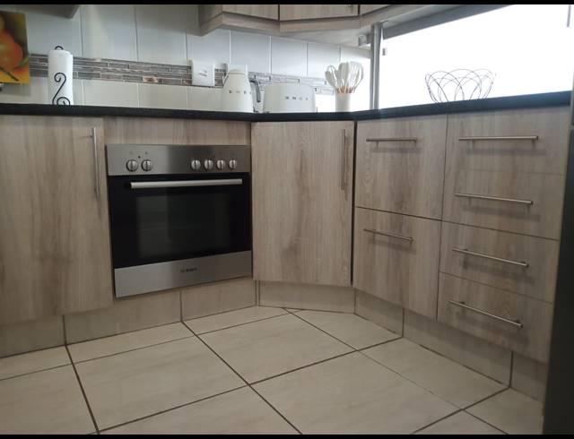 2 BEDROOM APARTMENT FOR SALE IN RAVENSWOOD